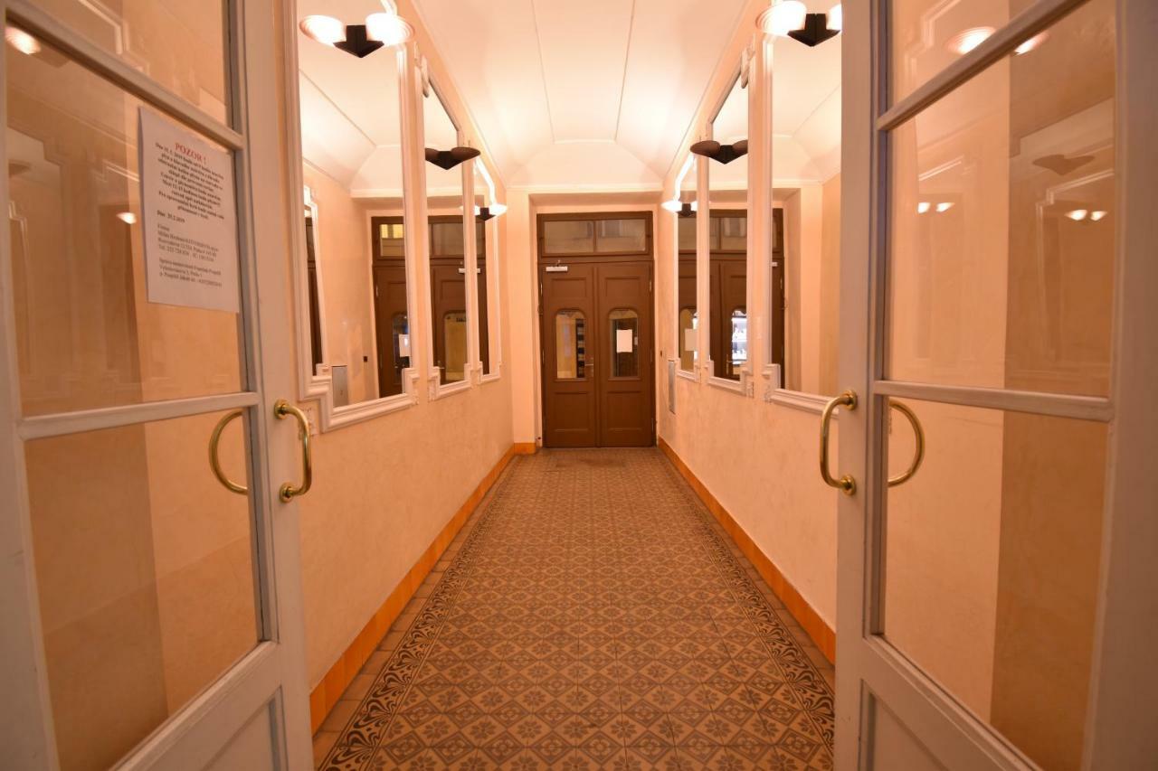 Ferienwohnung Cozy Flat By The Astronomical Clock Prag Exterior foto