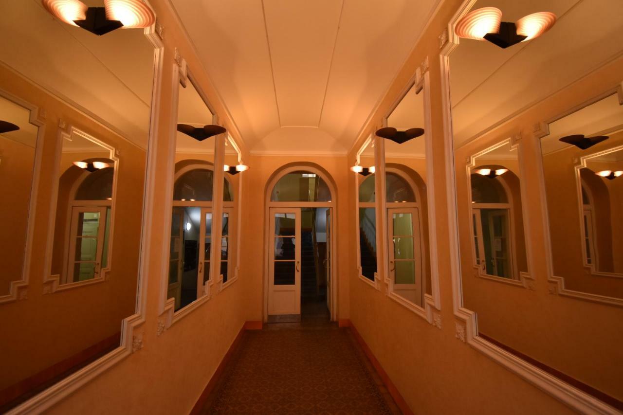 Ferienwohnung Cozy Flat By The Astronomical Clock Prag Exterior foto