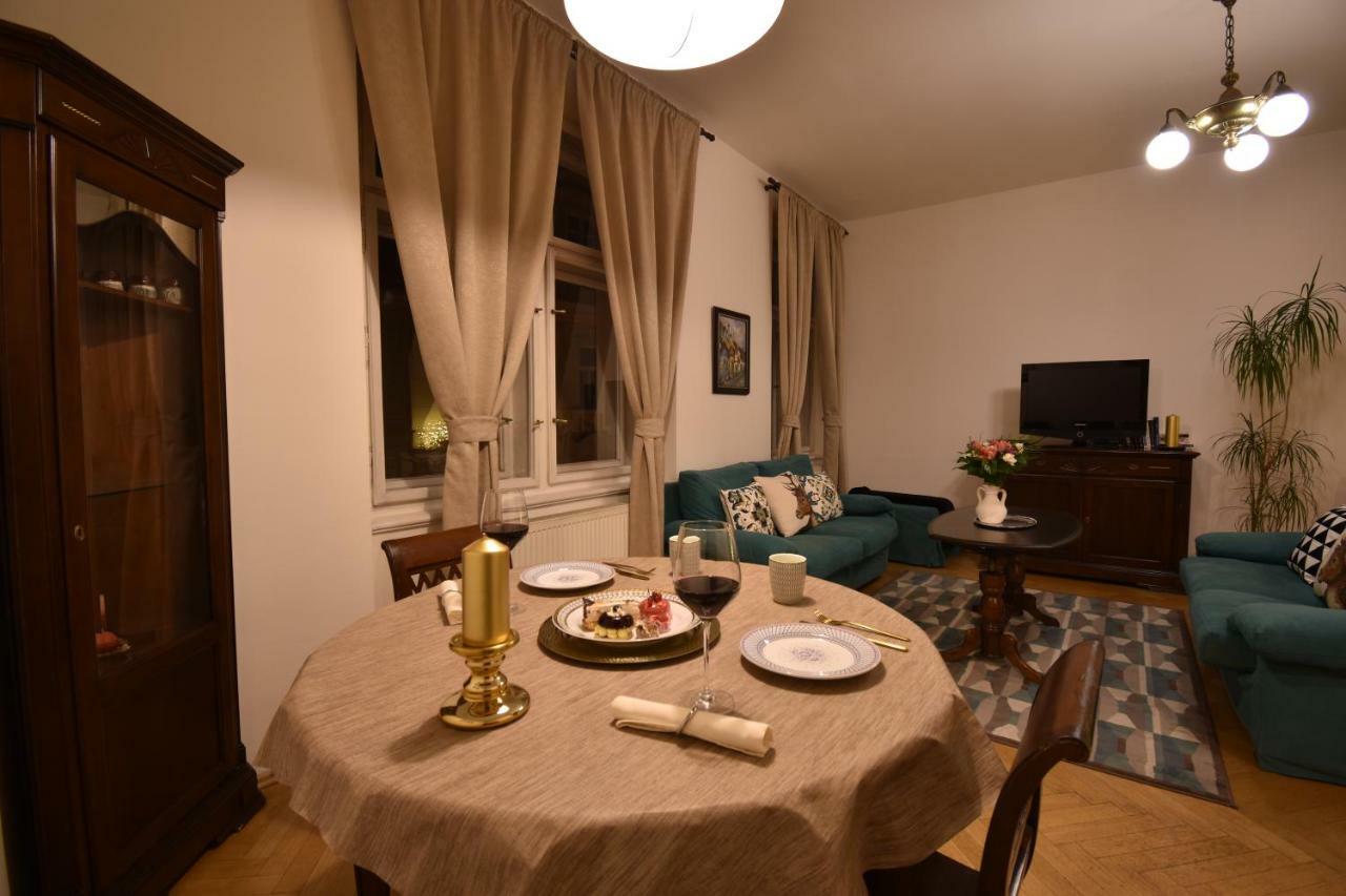 Ferienwohnung Cozy Flat By The Astronomical Clock Prag Exterior foto