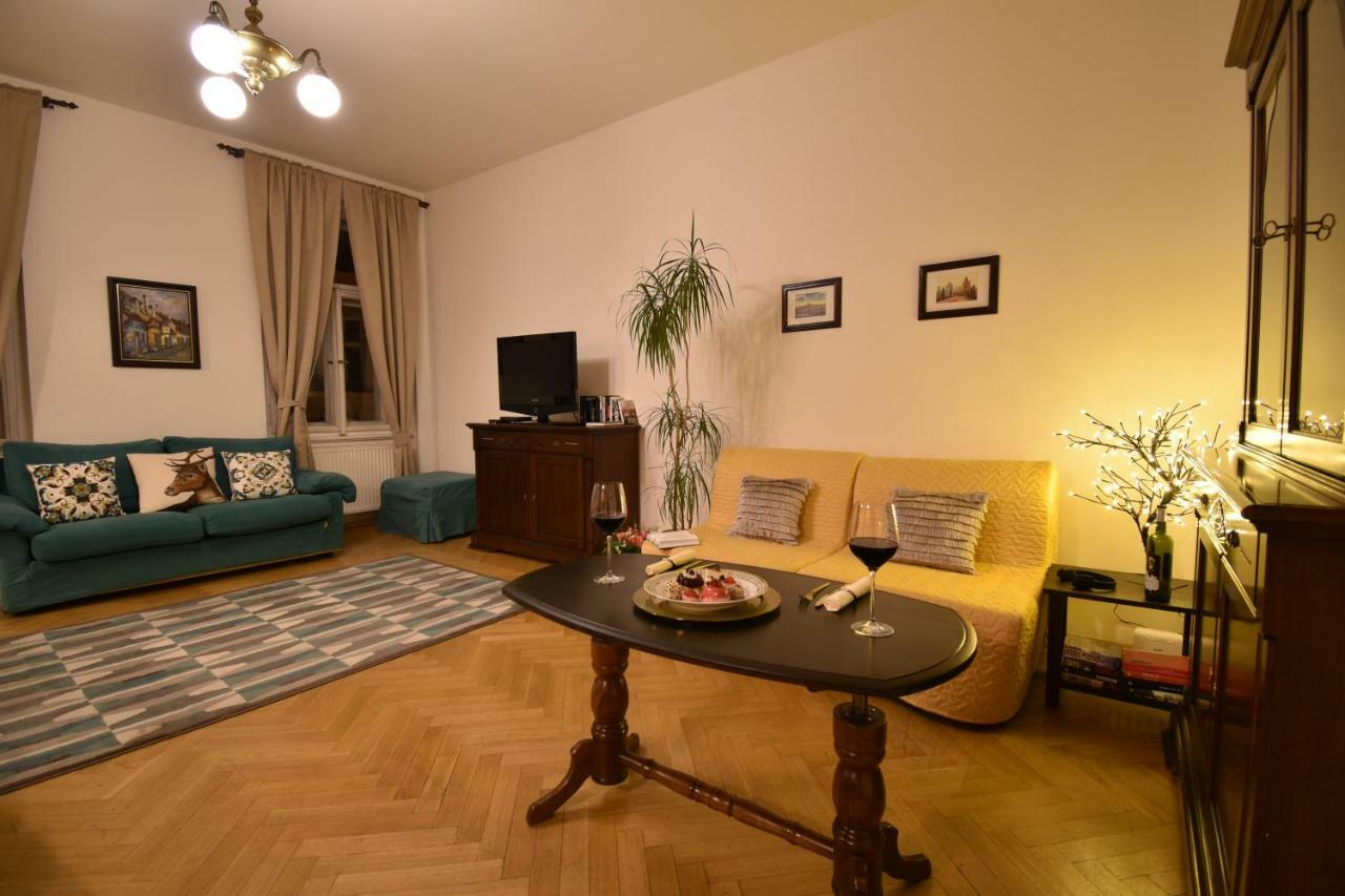 Ferienwohnung Cozy Flat By The Astronomical Clock Prag Exterior foto
