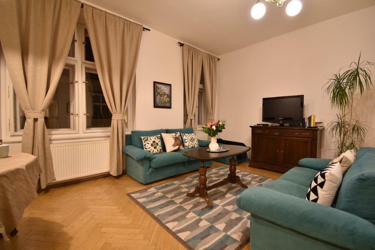 Ferienwohnung Cozy Flat By The Astronomical Clock Prag Exterior foto