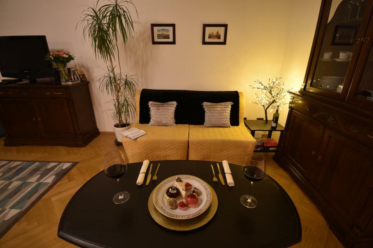 Ferienwohnung Cozy Flat By The Astronomical Clock Prag Exterior foto