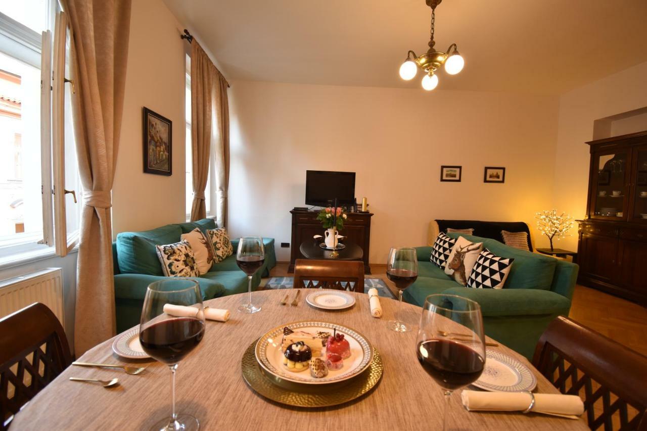Ferienwohnung Cozy Flat By The Astronomical Clock Prag Exterior foto