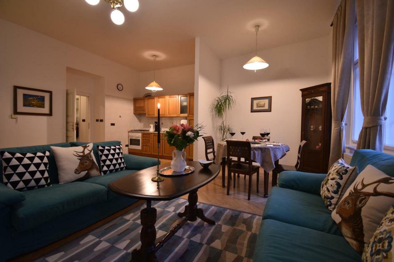 Ferienwohnung Cozy Flat By The Astronomical Clock Prag Exterior foto