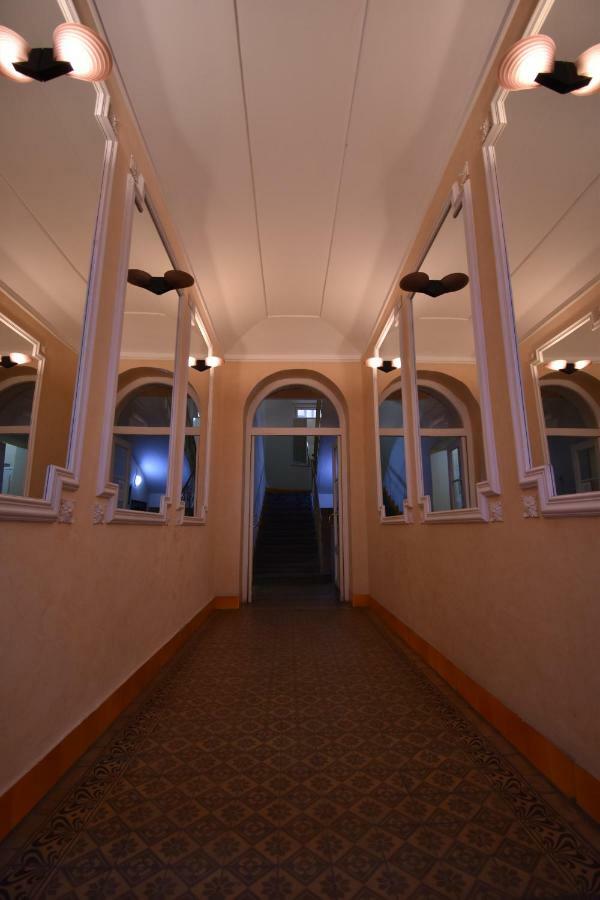 Ferienwohnung Cozy Flat By The Astronomical Clock Prag Exterior foto