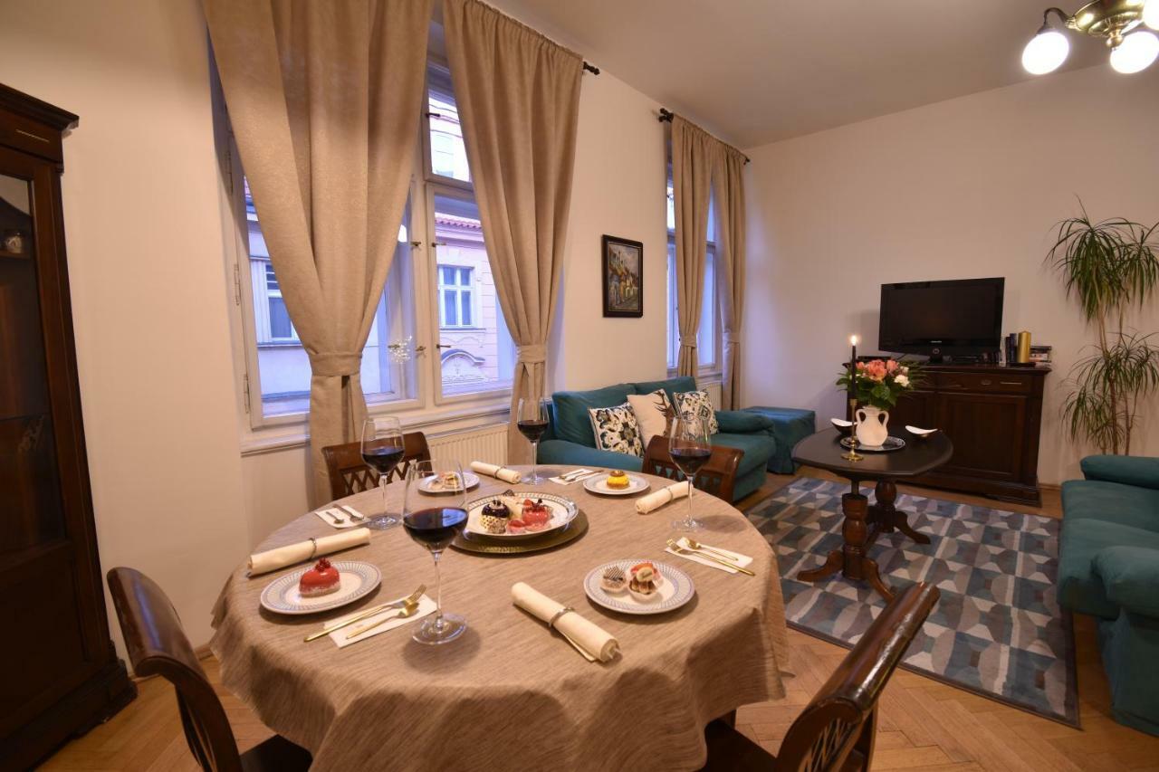 Ferienwohnung Cozy Flat By The Astronomical Clock Prag Exterior foto
